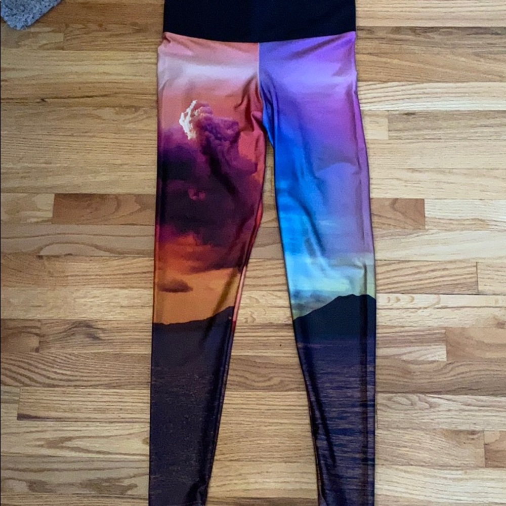 EUC- volcano leggings- blackmilk